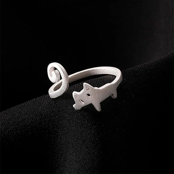 Cat with Long Tail Ring